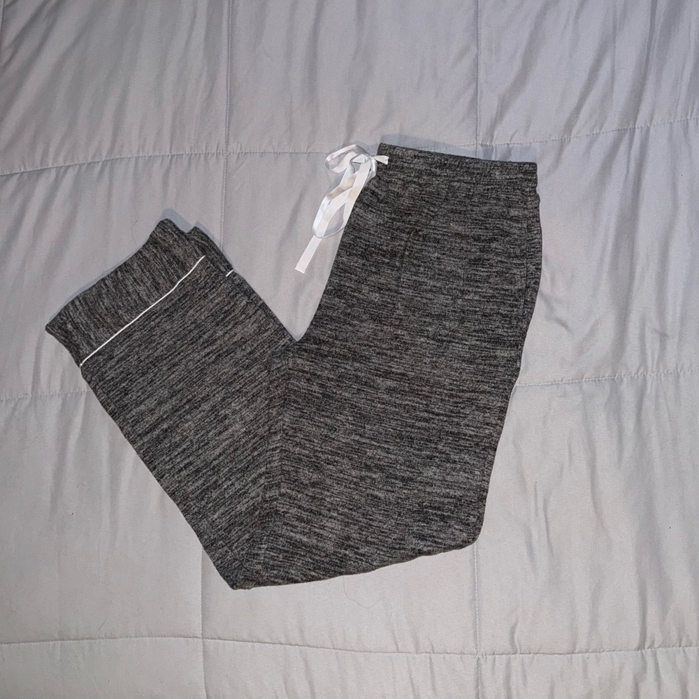 Aamikast Gray Button Up Pajama Set Size Large - Picture 5 of 10